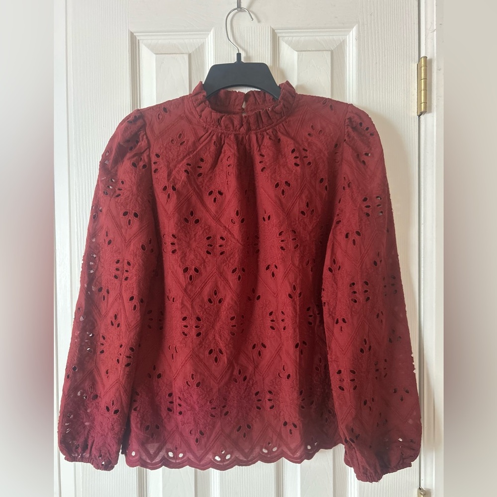 Women's Pretty Garden Burgundy Blouse. M. NWT.